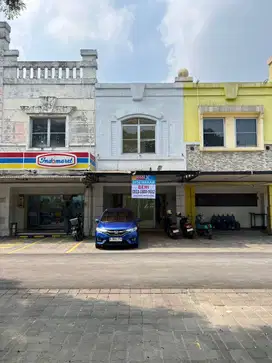 Ruko siap pakai, strategis dan ramai depan jalan raya Deltamas