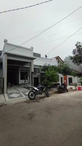 Rumah 2 Lantai di Kranggan Permai Baru Renovasi