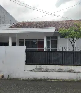 Rumah strategis bisa kantor di sukaluyu phh mustofa bandung