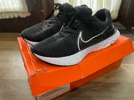 Sepatu running Nike React Infinity Run Flyknit 3