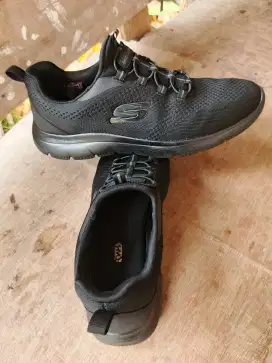 Jual sepatu Skechers slip on original size 45 bisa Byar via kurir  cod