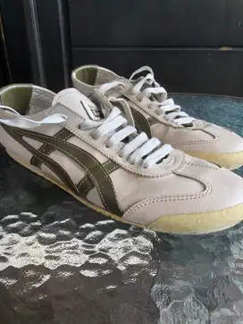 Sepatu Onitsuka Tiger - size 42
