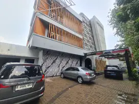 GEDUNG RUKO GANDENG 3 LANTAI KEBAYORAN BARU FURNISHED DEKAT SENOPATI