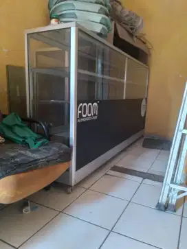 Etalase bekas ( 2 unit) kondisi mulus