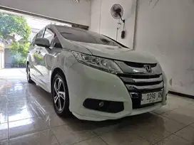 Honda Odyssey 2.4 E Prestige at / matic 2014 # km rendah