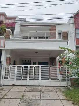 DISEWAKAN RUMAH 2 LANTAI DI PURI GADING BEKASI