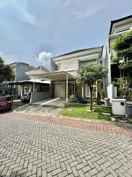 DIJUAL LOKASI TERBAIK Rumah Citraland Siap Huni 2 Lantai Semi Furnish