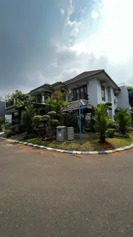 Dijual CEPAT Rumah Mewah Hook di Graha Raya