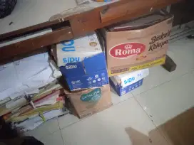 Kertas bekas dan bahan plastik lainya