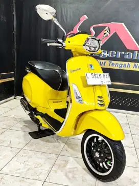 Piaggio Vespa sprint 150 ABS I GET Reg 2024 yellow sole like new