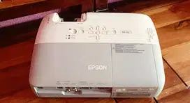 LCD Proyektor Epson Eb-S6 Warna Tajam Jam Pemakaian Sedikit