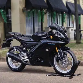 YAMAHA YZF R15 V4 BLACK 2022 KM 8K PAJAK ON SUPER GRES