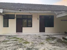 Dikontrakan tahunan rumah pinggir jalan raya