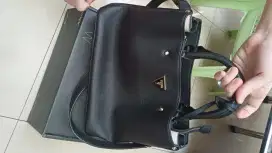 TAS GUESS ISTIMEWA