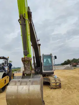 DIJUAL EXCAVATOR ZOOMLION ZE215E