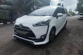 Sienta type Q Putih