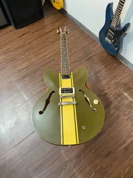 Epiphone Semi Hollowbody ES 333 Tom Delonge Signature