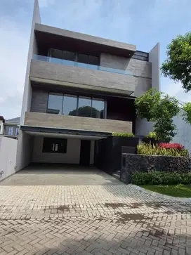 RUMAH MEWAH Citraland 3 Lantai Ada Rooftop & Kolam Renang Hdp Selatan