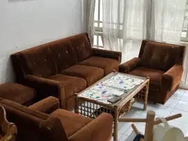Sofa dan meja ruang tamu classic
