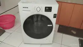Dijual Mesin Cuci Modena 10,5 kg, bekas 98%