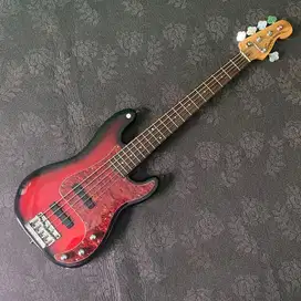 Bass squier standard special V