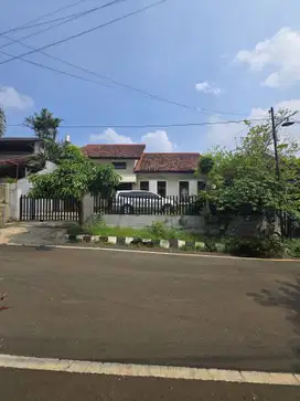 Rumah Secondary Dalam Komplek Billymoon Pondok Kelapa Jakarta Timur