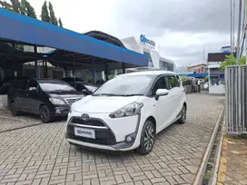 Low KM Toyota Sienta 1.5 V Bensin-AT 2017 TZI