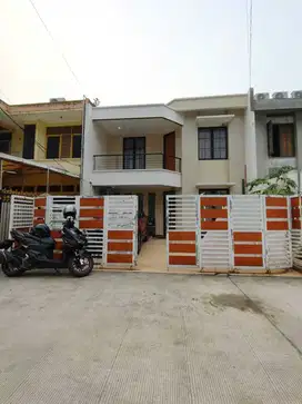 Rumah Second Siap Huni Dalam Komplek Billymoon Pondok Kelapa Jakarta T