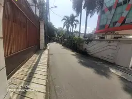 DIJUAL GEDUNG KOMERSIL  LT 418 & LB 880 BGN 4.5 LT-  PETOJO - JAKPUS
