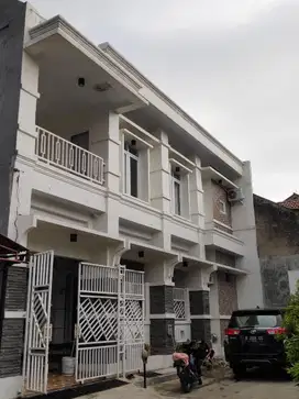 Di Jual Rumah Hook 2 Lantai  Full Furnished  di Villa Bogor Indah