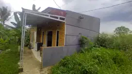 Rumah Dijual Murah. Asri dan Adem.