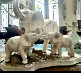 Patung Kramik Gajah