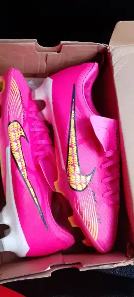 Jual sepatu bola Nike air zoom no kaki 44 kurus bisa di 43 gemuk