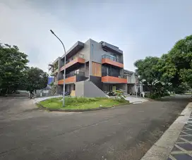 Di Jual Rumah Mewah Brand New Sutera Feronia Park, Alam Sutera