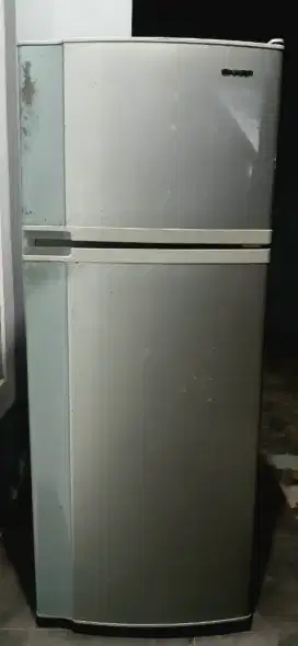 Kulkas 2 pintu sharp