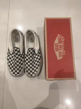 vans checkerboard slip on