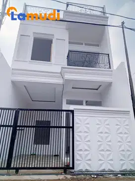Jual Murah Rumah Rooftop 3 Lantai Lokasi dekat Exit Tol Brigif