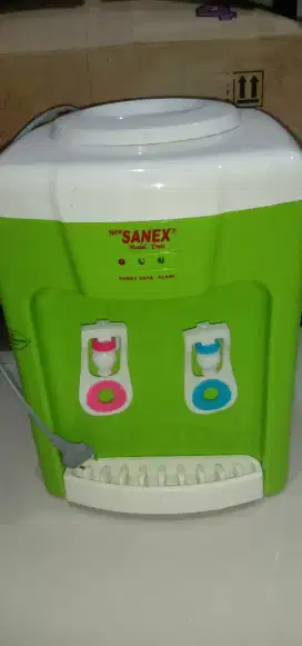 Disperser air gallon atas brand SANEX