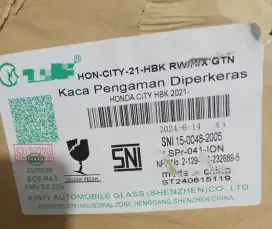 Kaca mobil permana