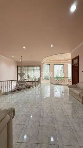 RUMAH MEWAH CLASSIC PAKUWON INDAH