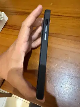 Casing case iPhone 15 Pro Merk Nomad Original