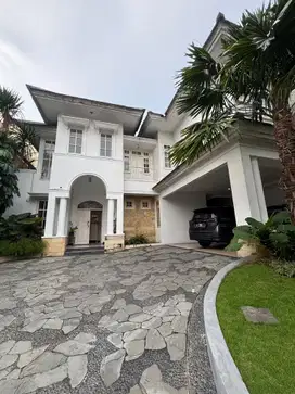 RUMAH CANTIK TERAWAT VILLA BUKIT MAS