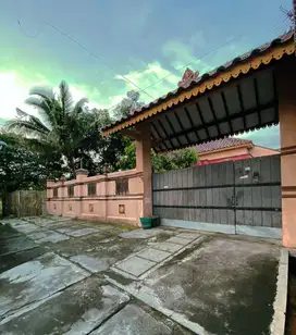 Rumah Mewah Full Jati di Perumahan Gawanan Colomadu