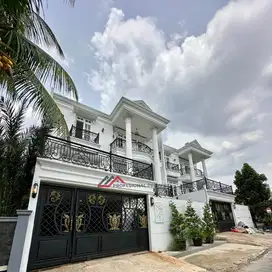 Rumah Baru American Classic Dengan Lift Area Strategis