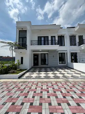 RUMAH MEWAH 2 LANTAI KLASIK DALAM CLUSTER EKLUSIF DI PENDOWOHARJO