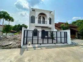 DIJUAL RUMAH 2LT MEWAH DI SLEMAN TIMUR DEKAT RS HERMINA