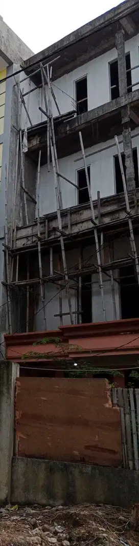 Ruko 4 Lantai di Jalan Raya Cakung Jakarta Timur