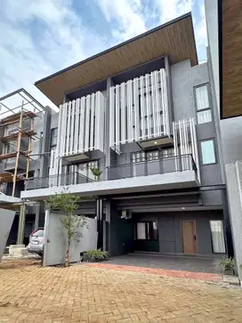 RUMAH BARU MEWAH MODERN DALAM TOWNHOUSE DEKAT CILANDAK DI JAGAKARSA