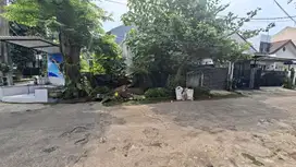 DIJUAL CEPAT rumah tua hitung tanah posisi hoek di kucica bintaro