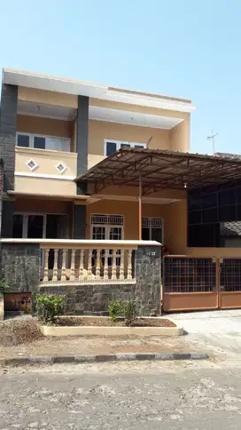 Rumah dua lantai murah disewa di Puri Cinere, super strategis